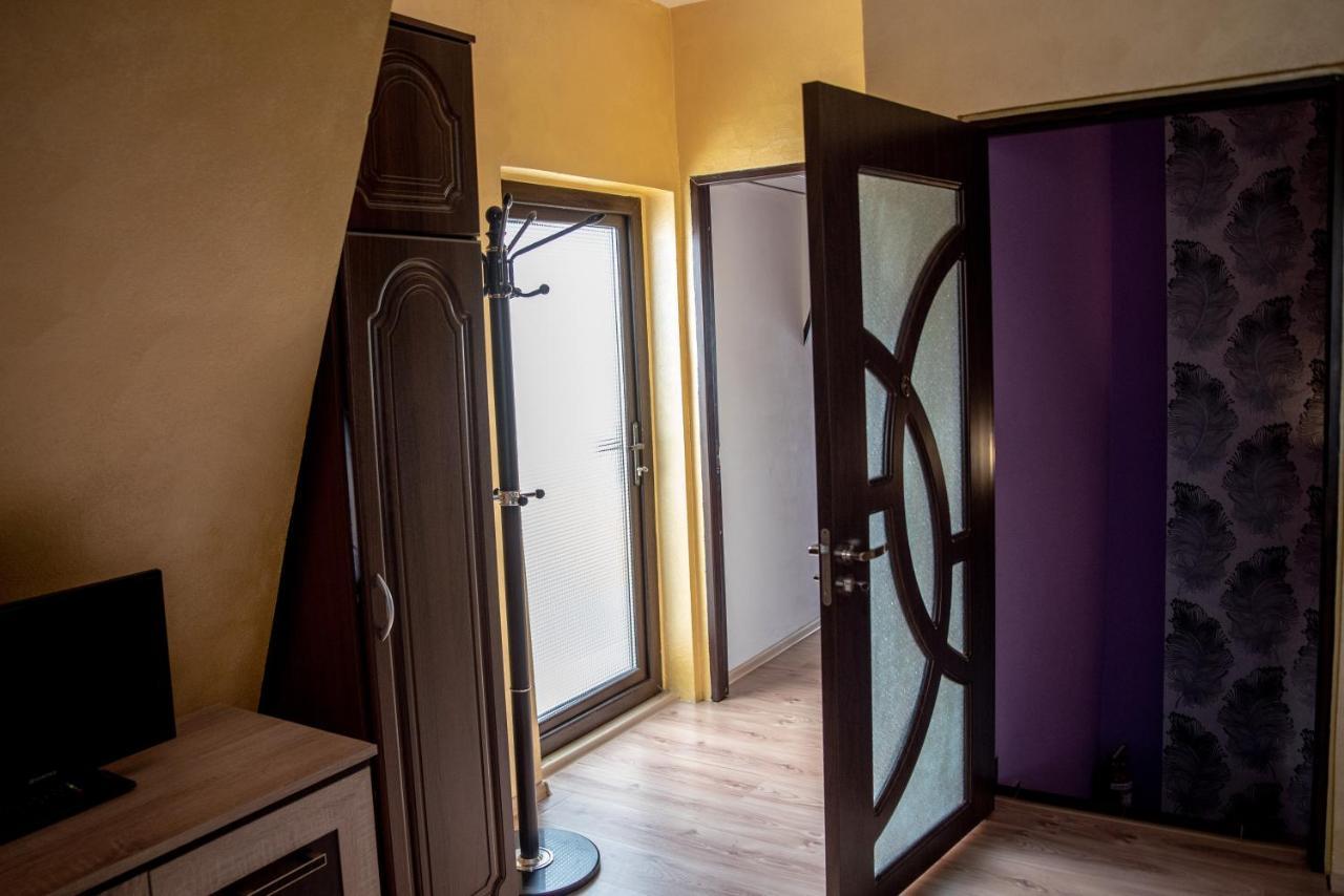 Casa Robi Hotel Pestisani Kültér fotó