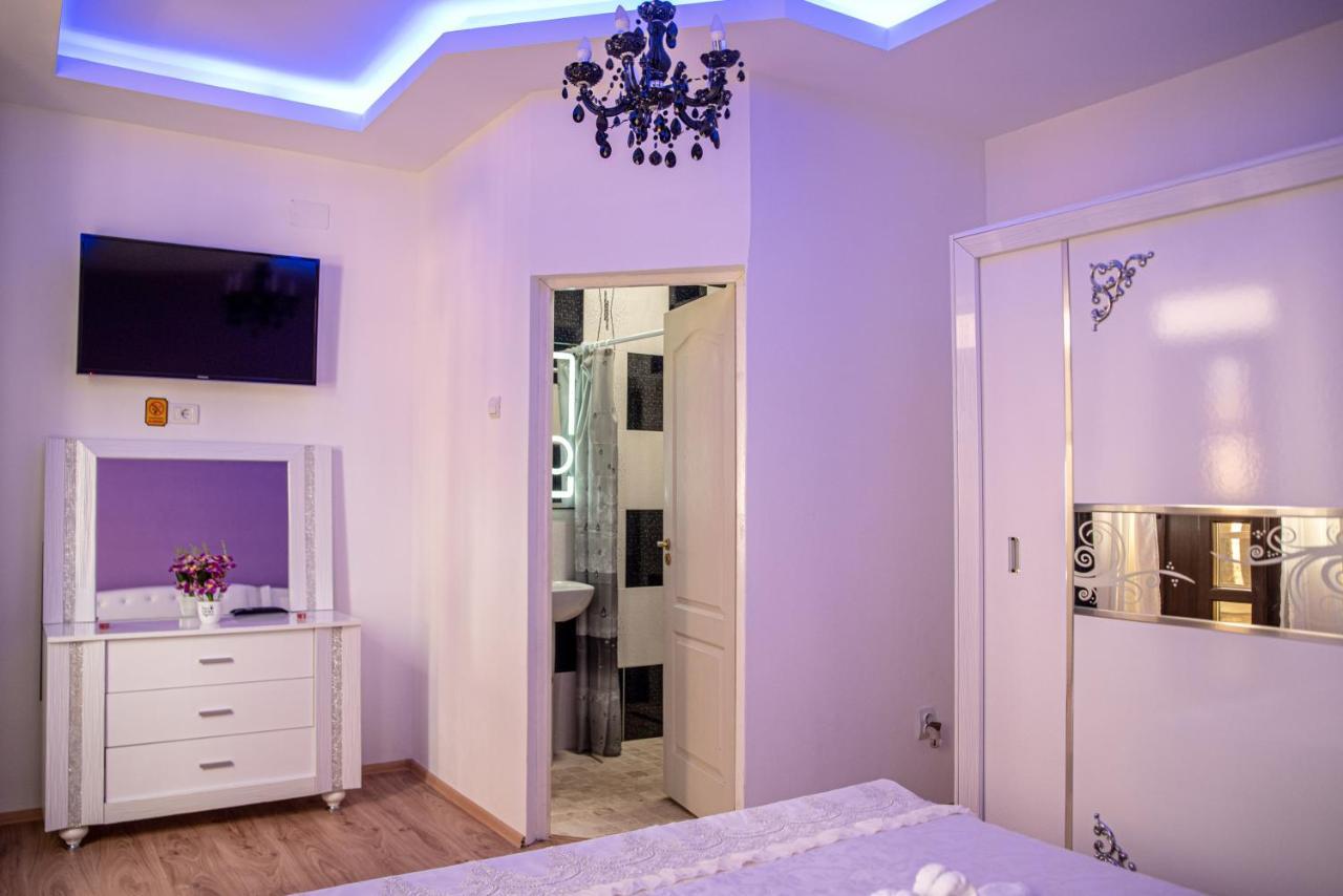 Casa Robi Hotel Pestisani Kültér fotó