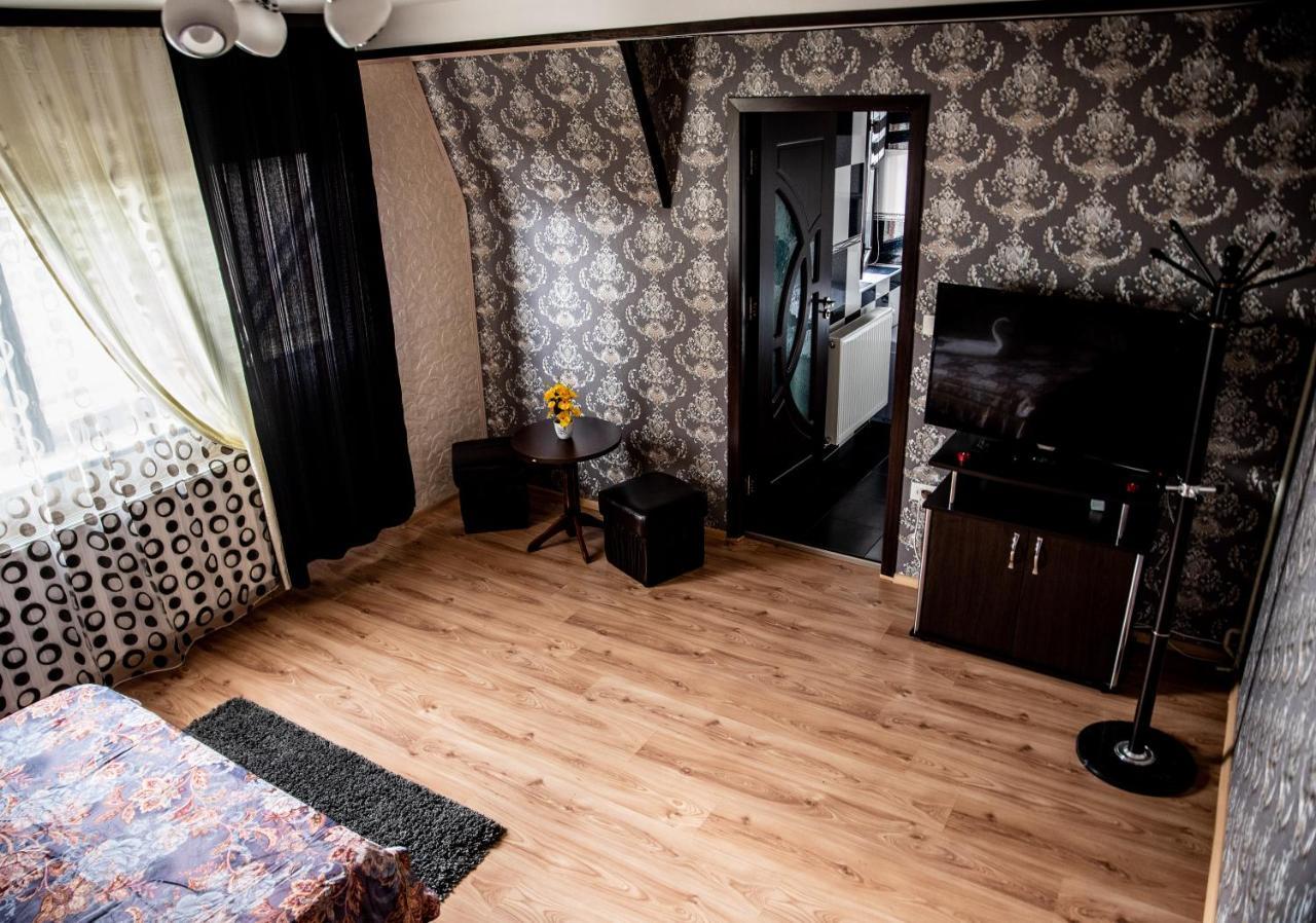 Casa Robi Hotel Pestisani Kültér fotó