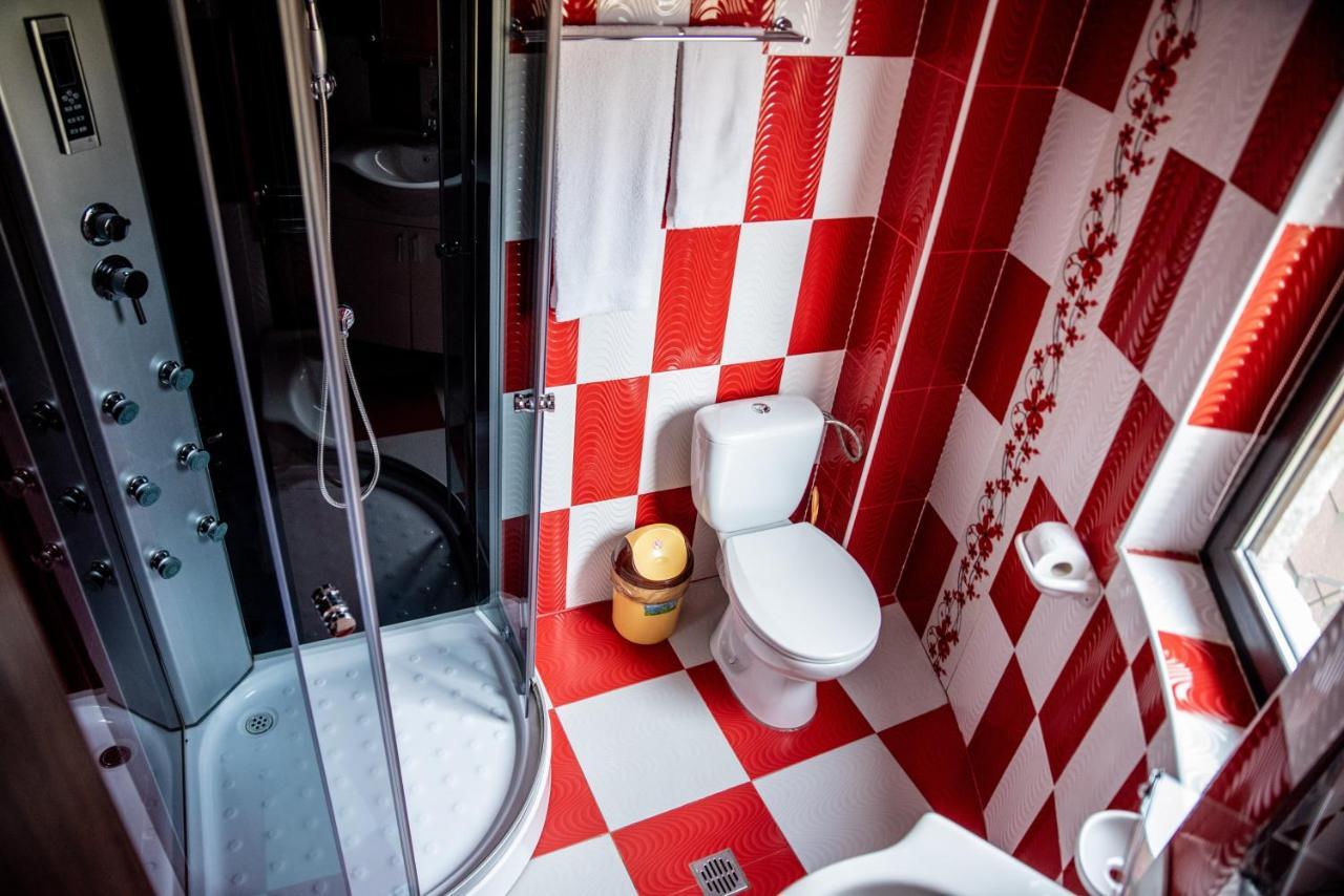 Casa Robi Hotel Pestisani Kültér fotó