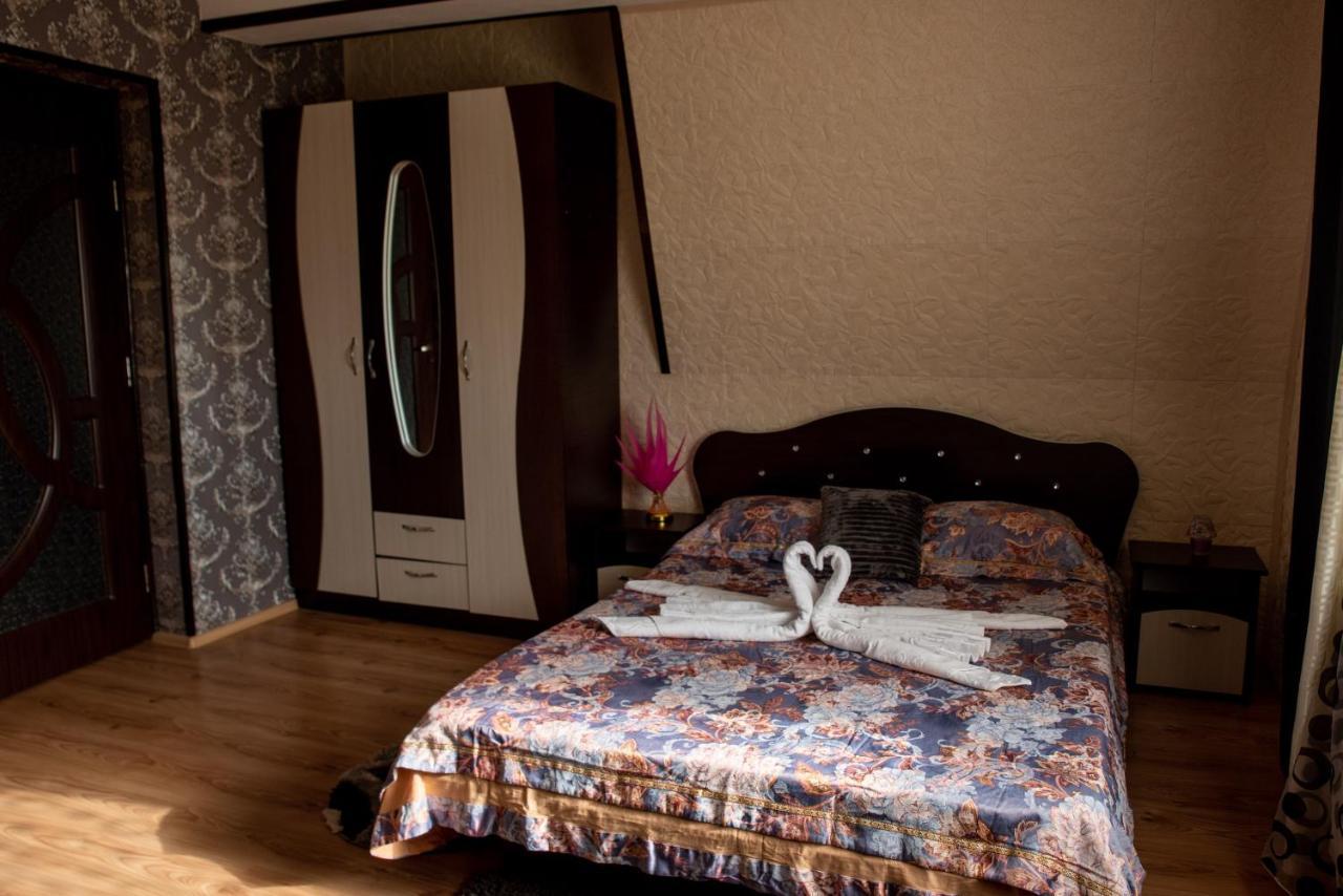 Casa Robi Hotel Pestisani Kültér fotó